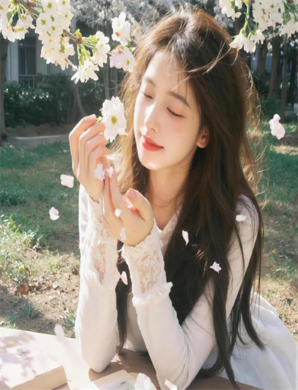 《认真的嘎嘎们2020》美学价值分析：艺术美感与审美特征探讨